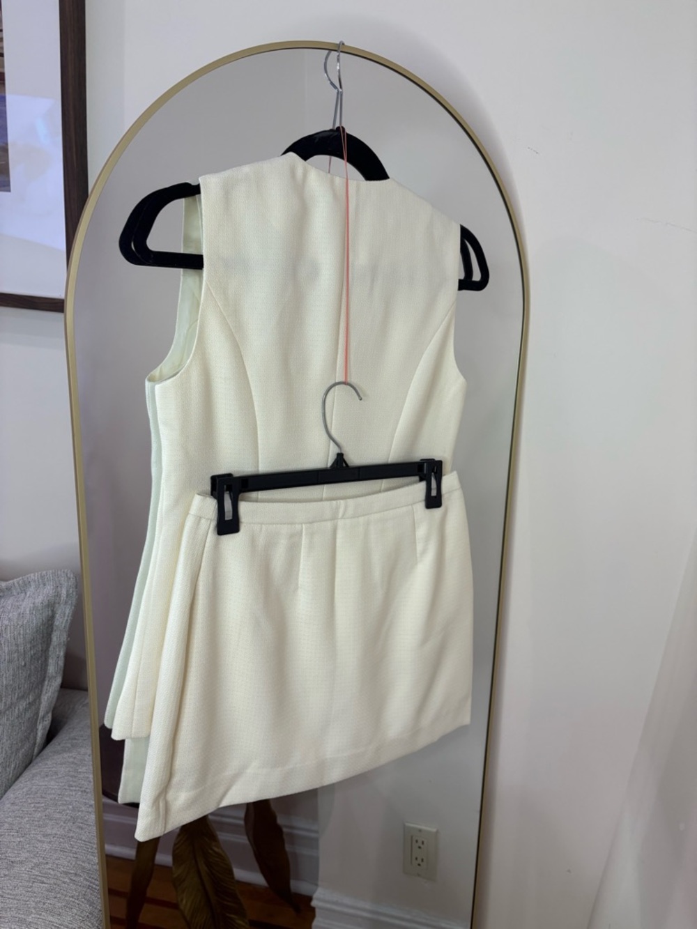 NWT COMMENSE VEST TOP SEASHELL GOLD BUTTONS AND MATCHING SKORT two piece set - Picture 4 of 8